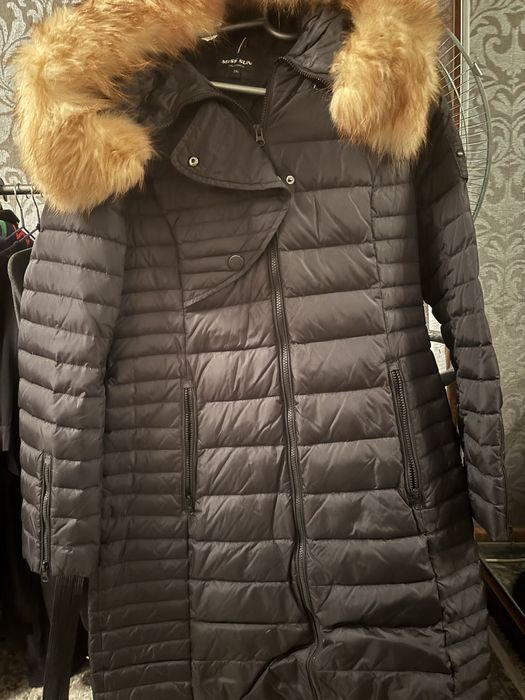 Продам пальто ! Новое ! Зима, черное , стеганное с капюшоном , 44-46