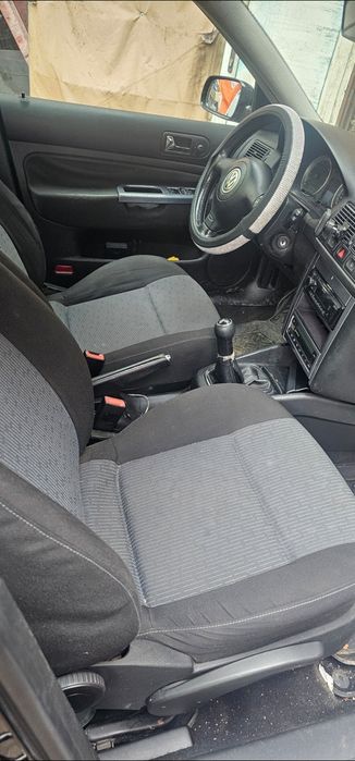 VW Golf 4 Break 1.6 Benzină Logan 5 Skoda Octavia Touran Cady T5 Lodgy