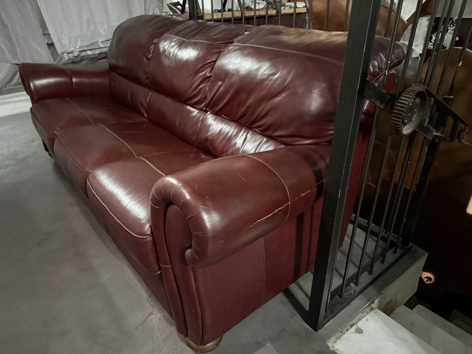 Canapea piele 3 locuri+ fotoliu piele + taburet piele