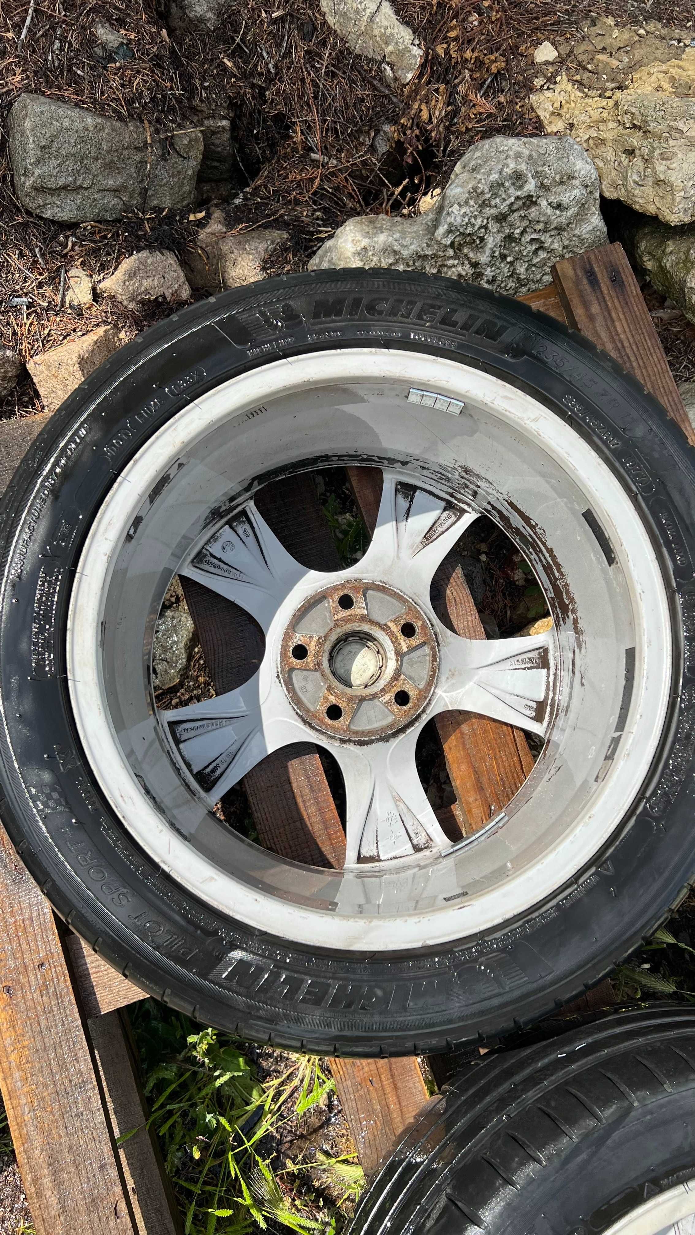 Джанти с Гуми 17цола,Шкода,Ауди,Фолксваген,Сеат 235/45ZR17 5x112