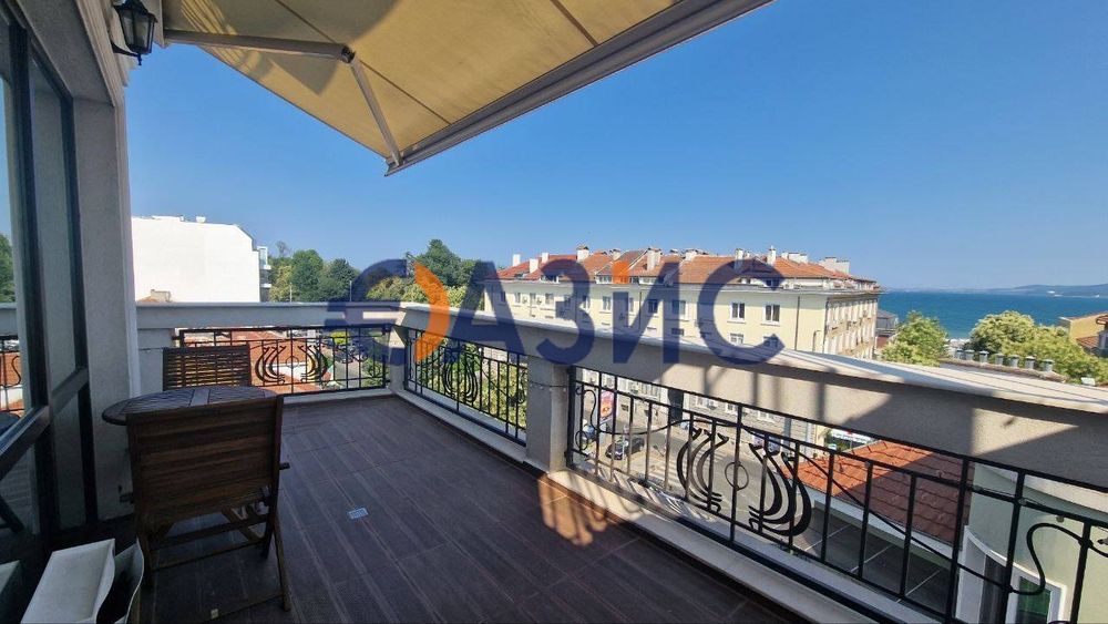 Продава се Четиристаен апартамент в Бургас, Център - 190 кв.м за 3527 €/кв.м - Снимка #5