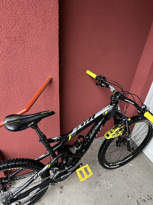 Bicicleta full suspension Cannondale Jekyll 3 27,5 M-L 2018 impecabila