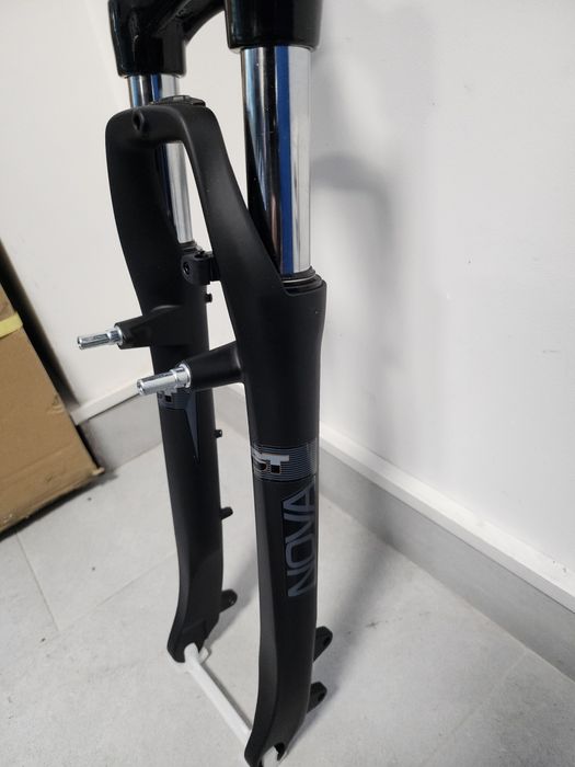 Furca cu suspensie RST Nova 28"
