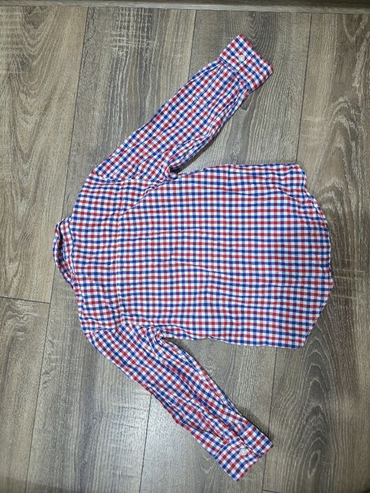 Vand camasa de baieti marimea 98 H&M in condiții excelente