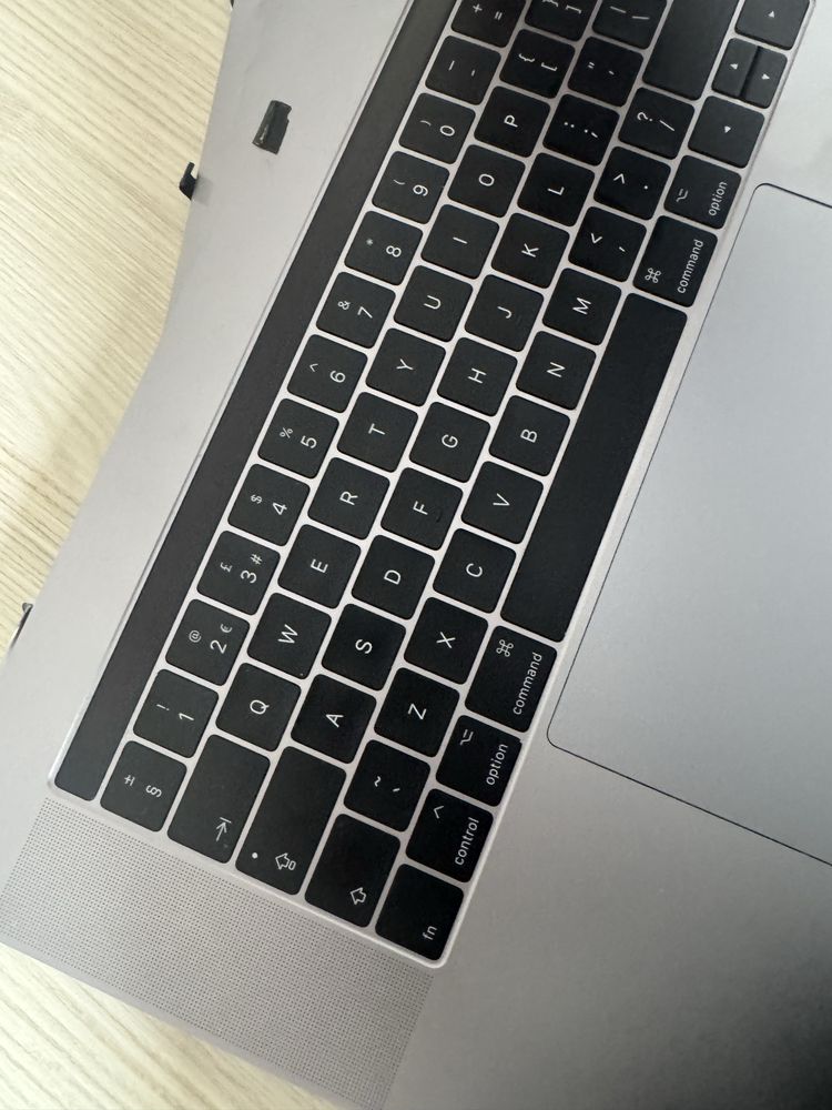 Macbook pro i7 15 inch 2017 cu placa buna