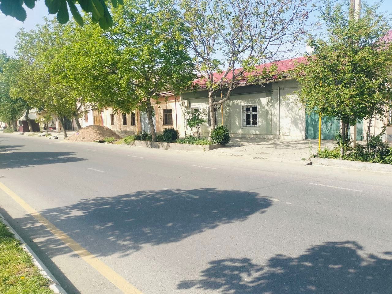 Дом , на дороге по ул . Казизоды Руми 41