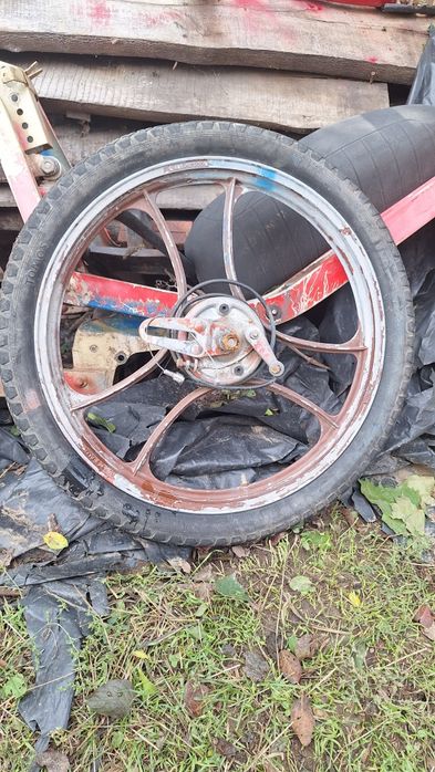 Vând roți de Moped