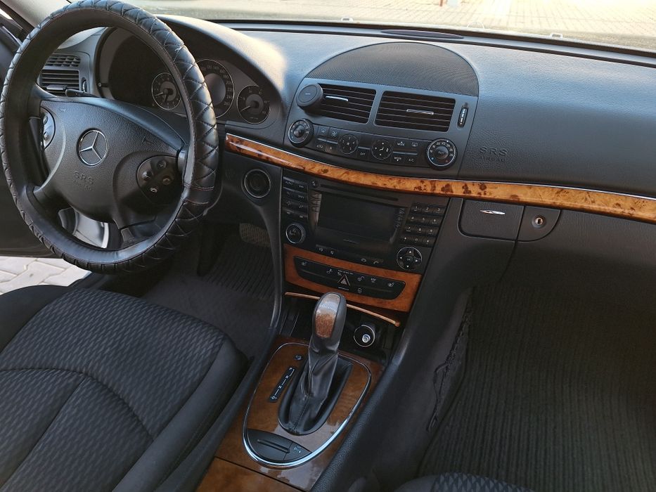 Mercedes E 220 W211