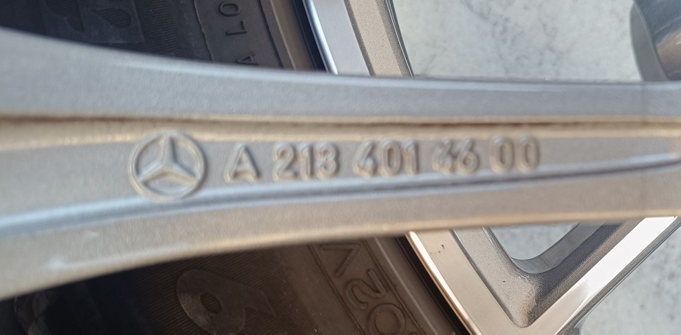 Оригинални джанти с гуми зимни 19 цола за Mercedes E63 AMG