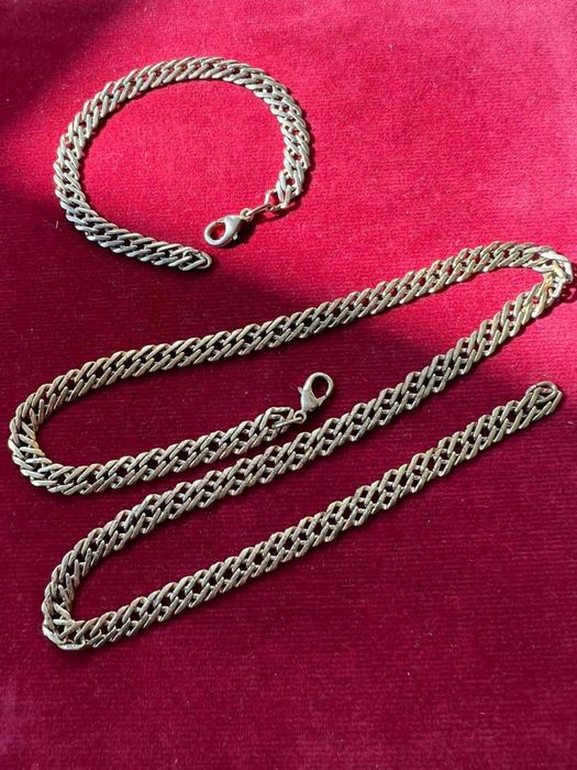 Бижута-обеци, гривни, брошки,синджири