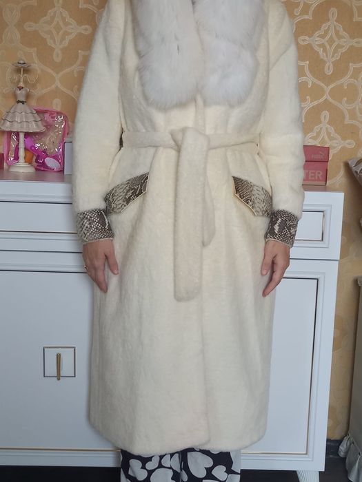 Шубка новая каракуль