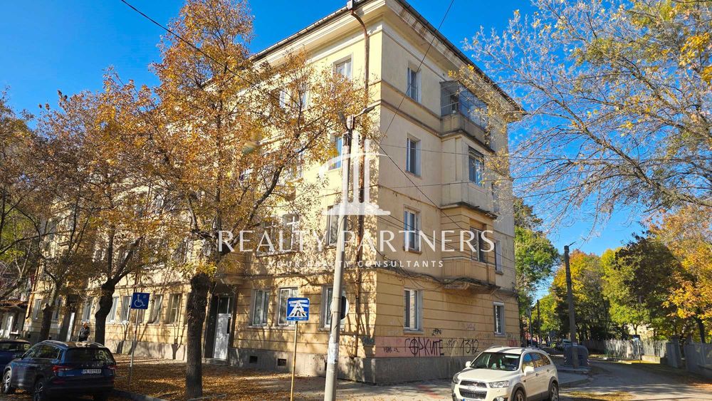 Тристаен апартамент в кв. Изток, гр. Перник