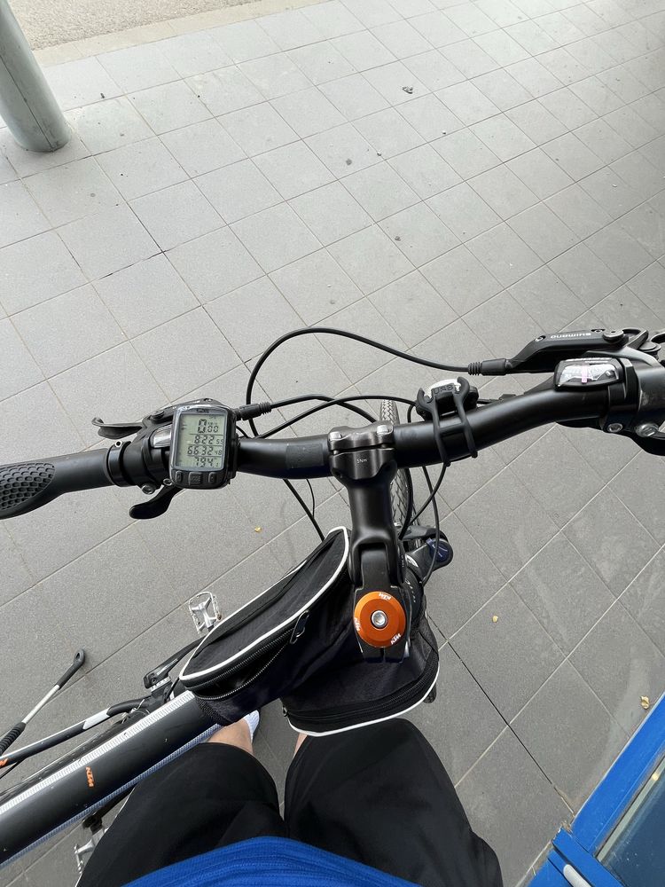 Bicicleta KTM de trekking