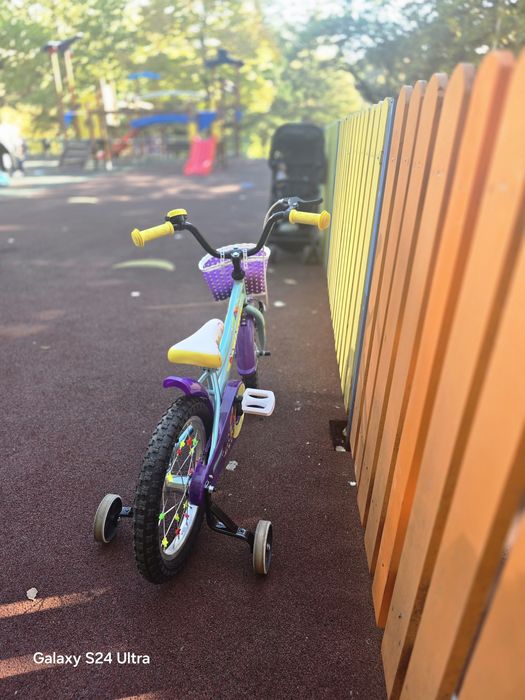 Bicicleta copii cu roti ajutătoare