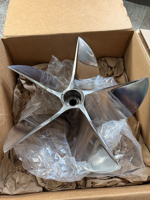 Eiminator Dytona 21 ft Racing boat