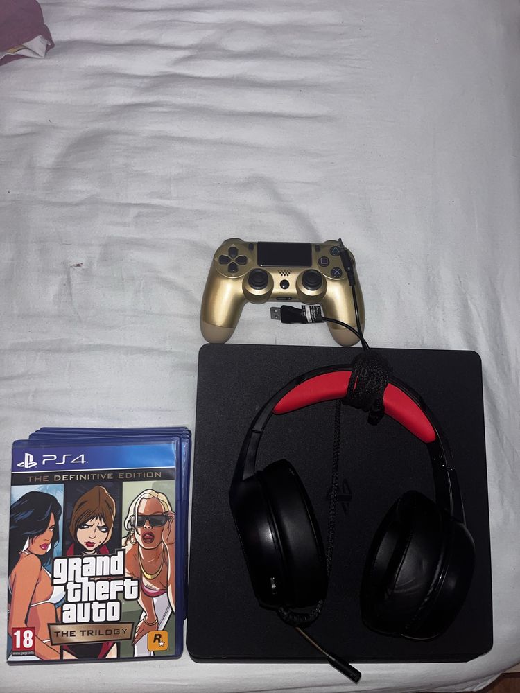 Playstation 4 slim 1tb перфкетно състояние