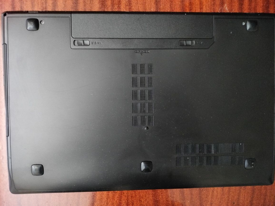 Laptop lenovo g700