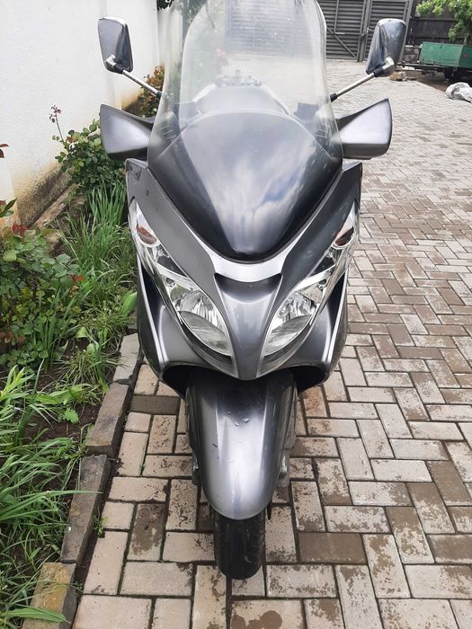 Scutere suzuki burgman
