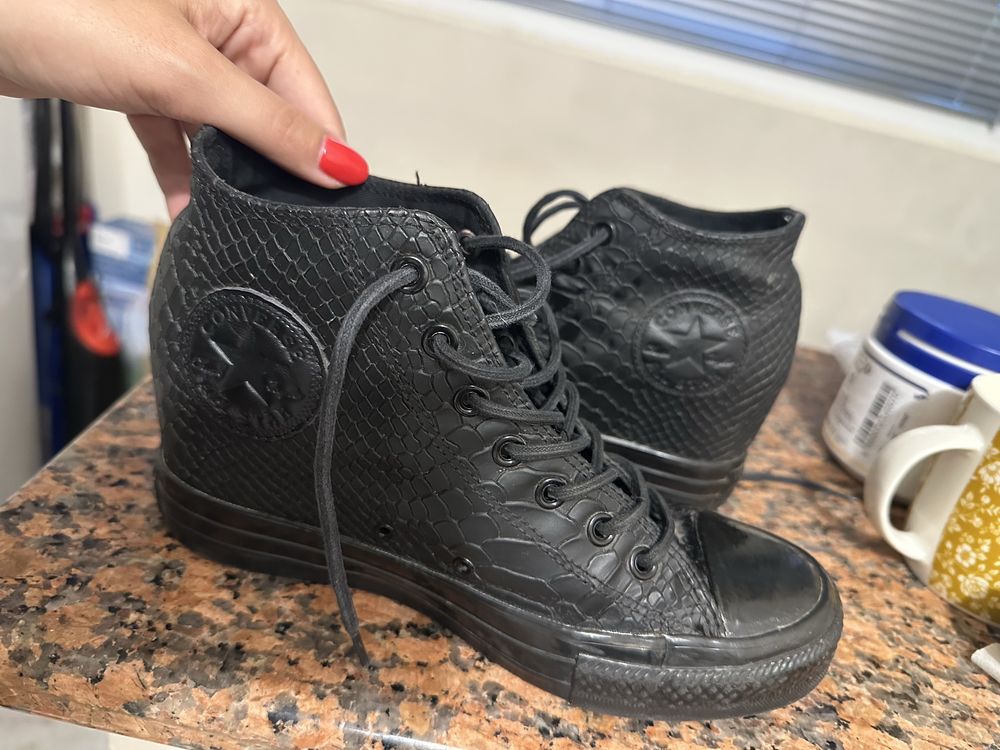 Обувки Armani, Michael kors, Converse