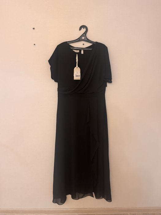 Новое платье, купили так и не надели