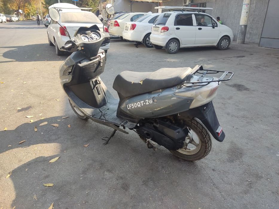 Продаётся скутер 80 кубов