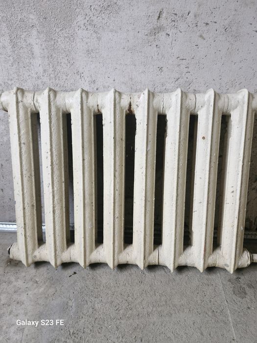 Продам чугунную батарею б/у