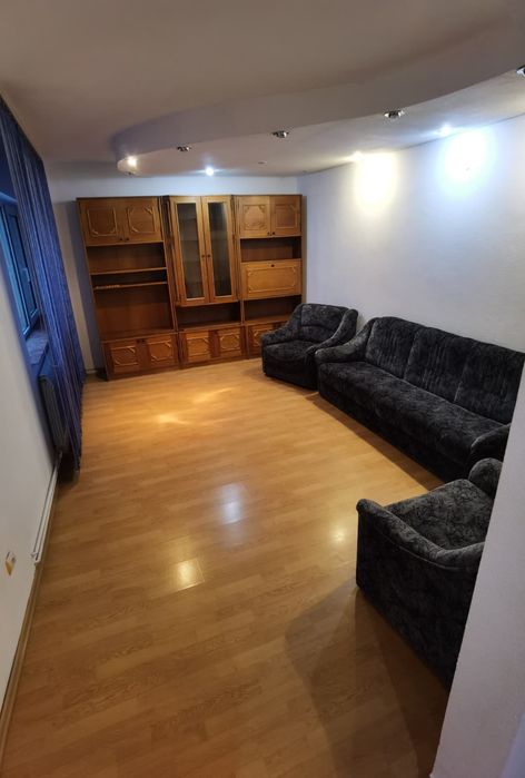 Închiriez apartament 3 camere