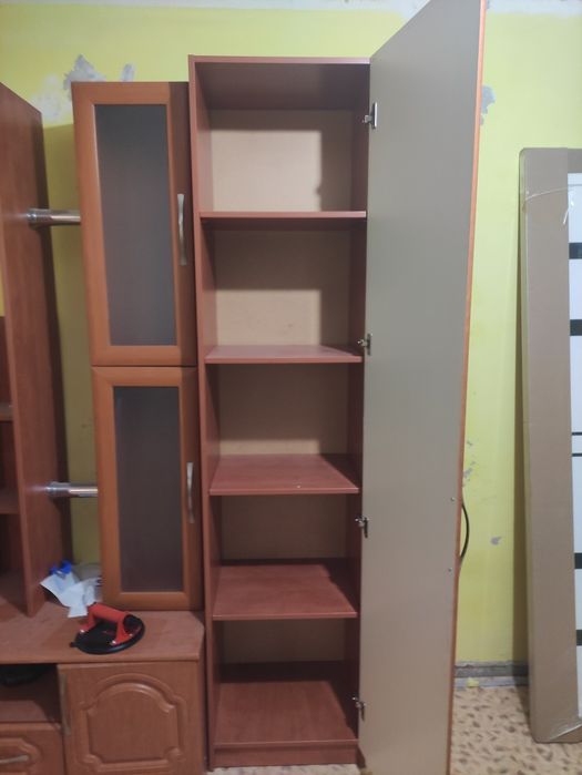 Продам два шкафа с полочками от стенки