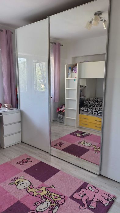 Vând apartament 3 camere zona Digi