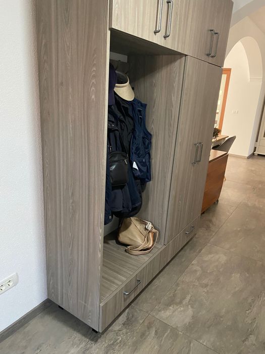 Vând mobilier hol mdf stare exceptionala