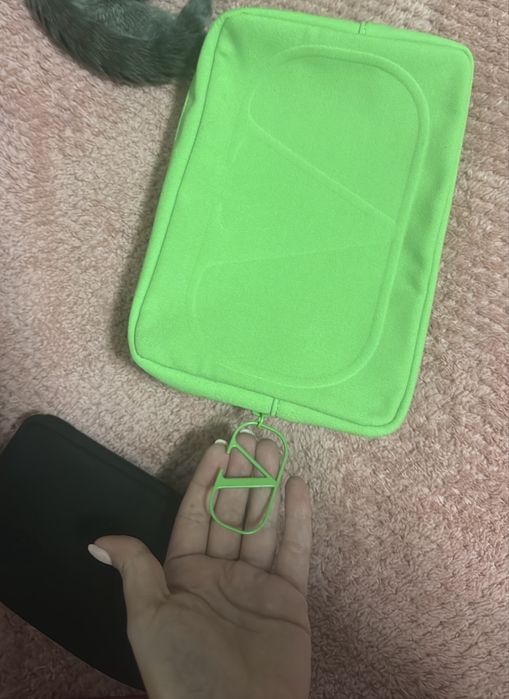 Geanta Valentino Garavani colectia Beauty