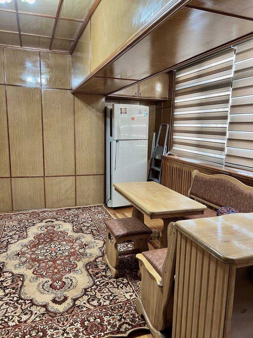 Чиланзарский район. Метро Новза. Продаётся Банковский дом. 2в3