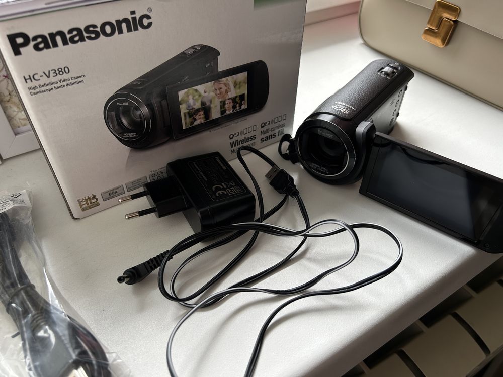 Камера Panasonic HC-V380