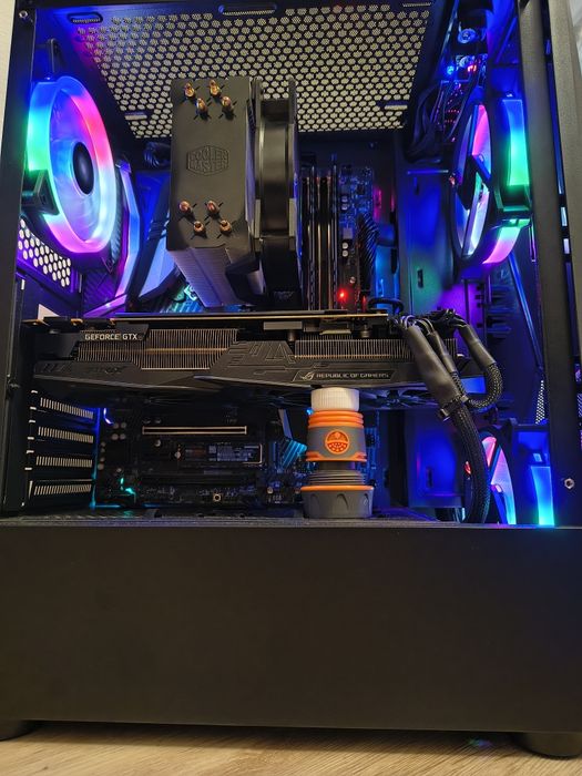 Vând PC Gaming i7 8700k/ GTX 1080TI/ 32gb RAM