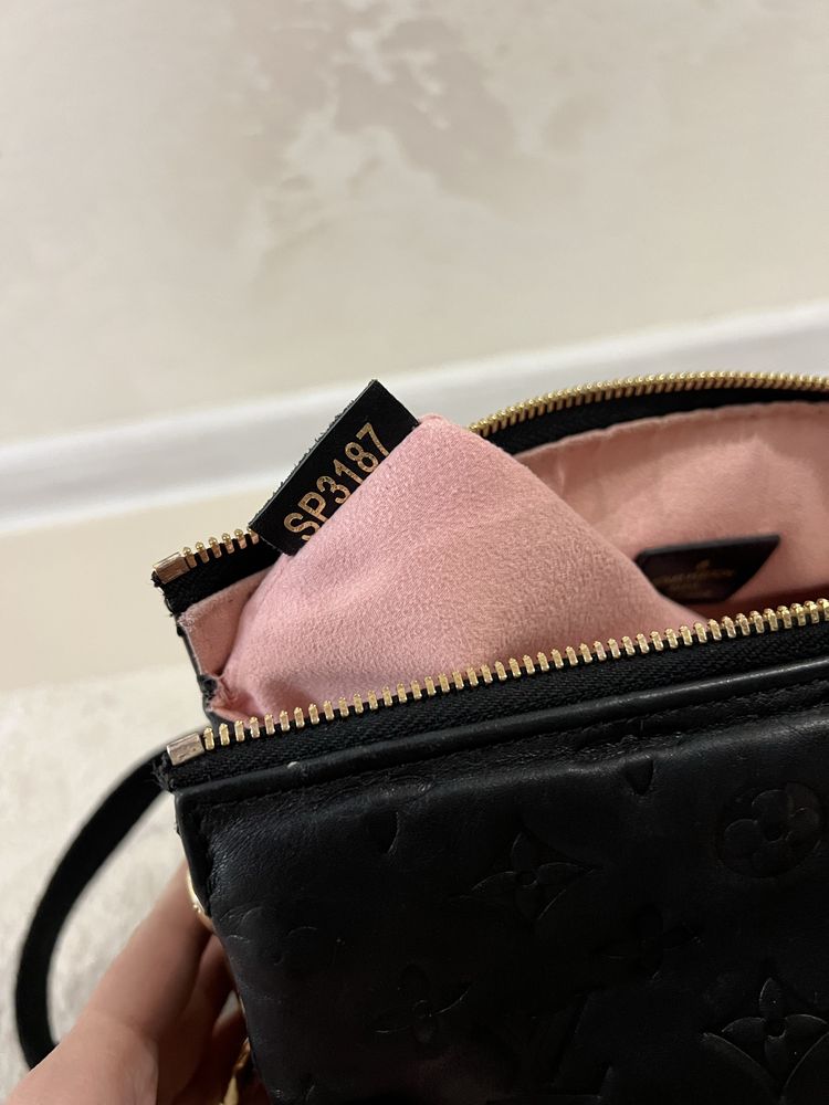 Оригинална чанта Louis Vuitton Coussin MM Bag