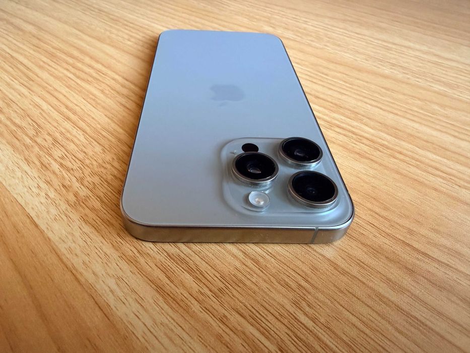 iPhone 15 Pro Max, 256GB, Natural Titanium - Перфектно състояние