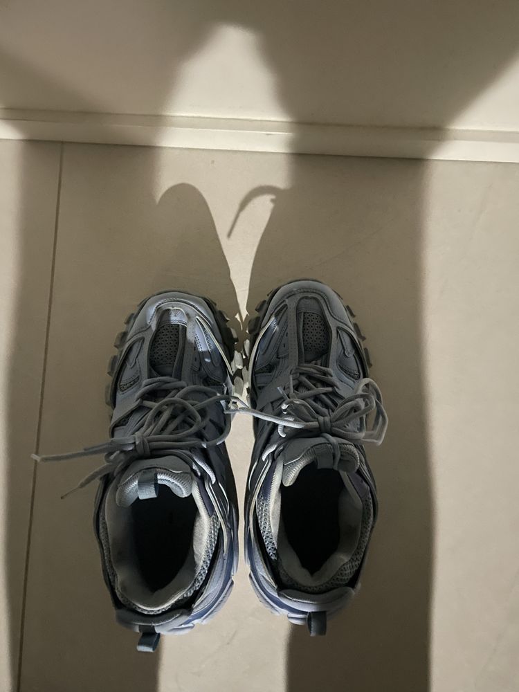 Balenciaga Track blue носени