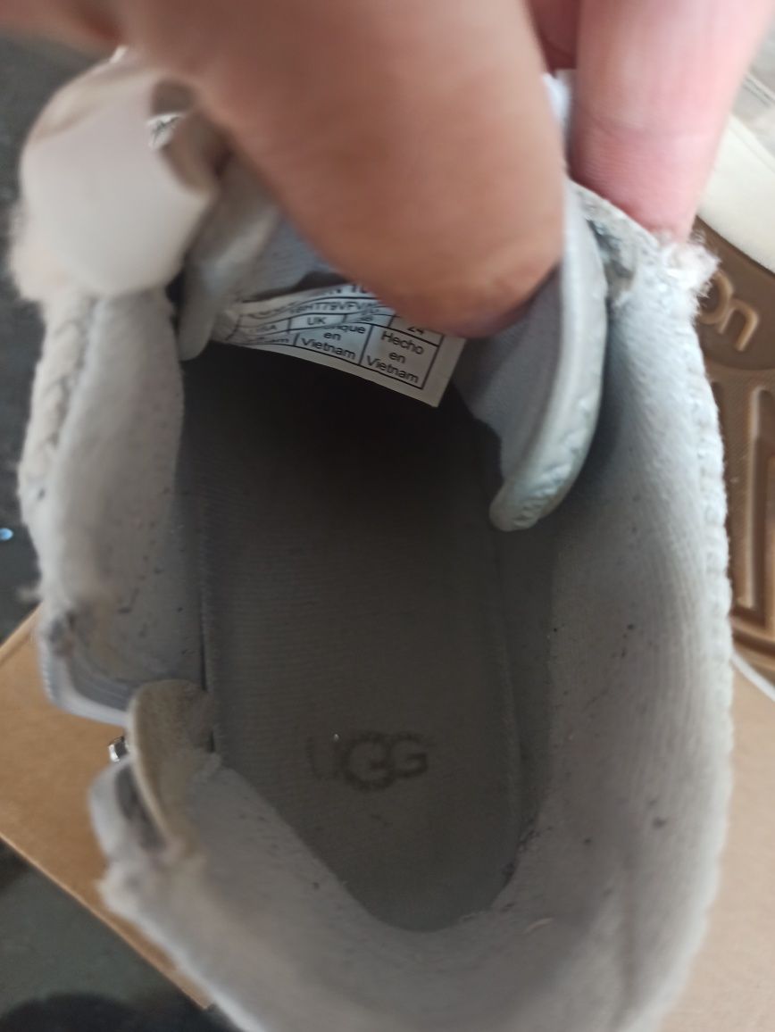 Ботуши и зимни кецове UGG Australia № 34 и 36