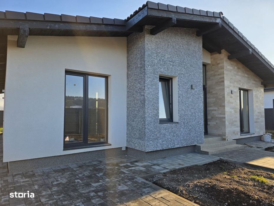 Casa individuala cu 4 camere, zona Livada, Dealul Lempes