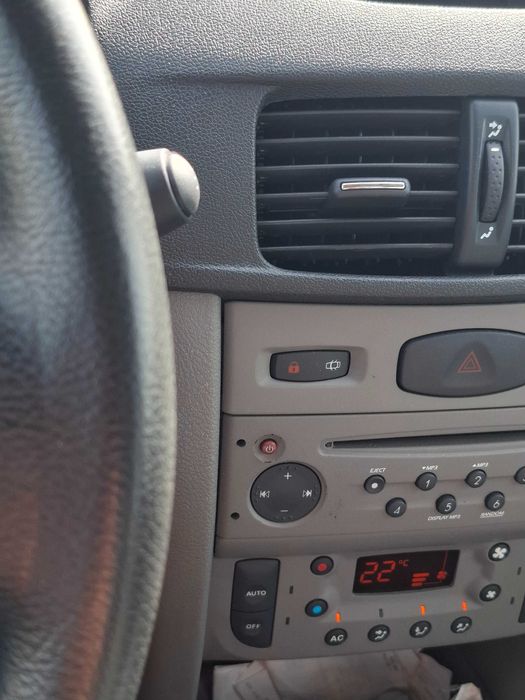 Vand Renault Symbol Collection.