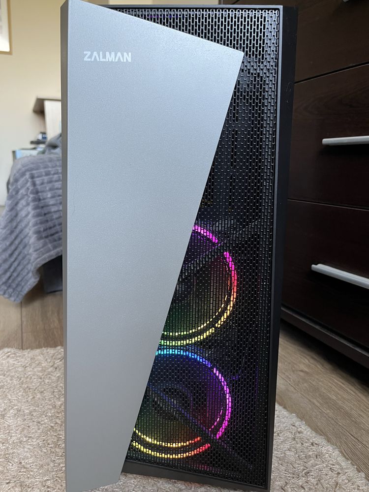 Геймърски компютър  ryzen5 3600x 16GB  + 512mb fast nvme