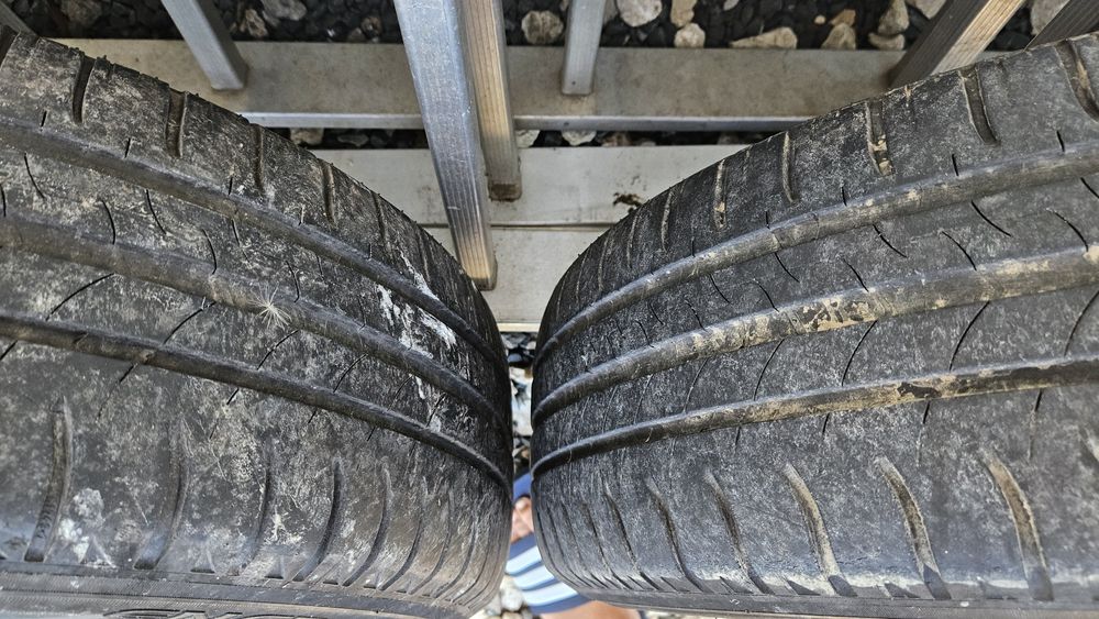 Vând  anvelope de vara Michelin . 195/65 R15 + jante