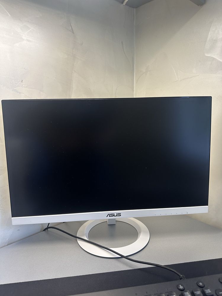 Геймърски компютър/ Setup/ монитор/ периферия