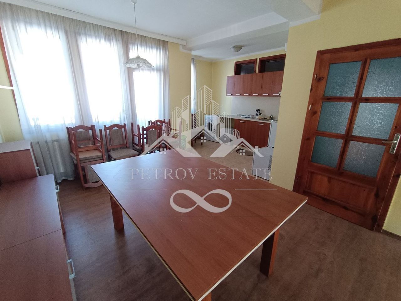 Продава се Къща в Велинград - 324 кв.м за 639 €/кв.м - Снимка #2