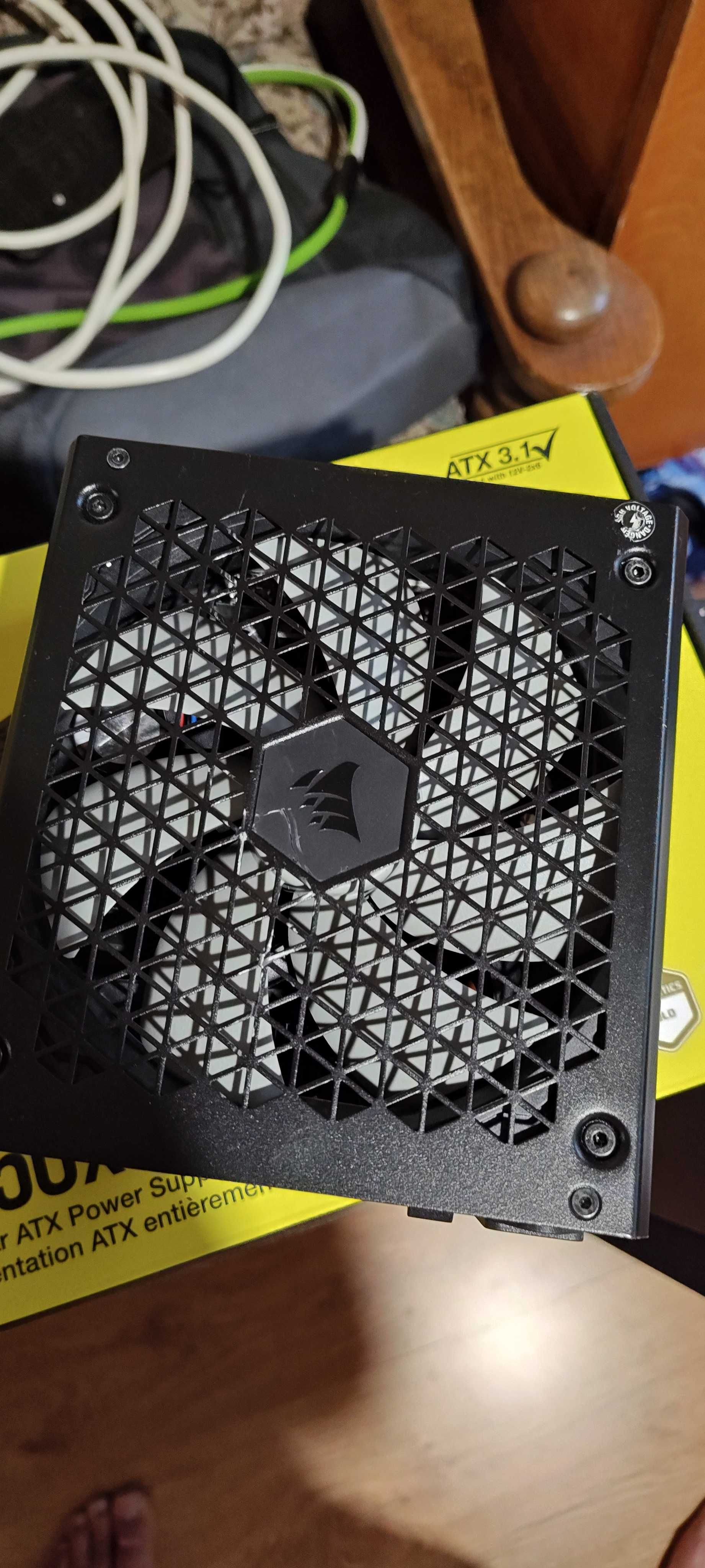 Corsair RM 750x в Безупречно състояние 100% модулно .