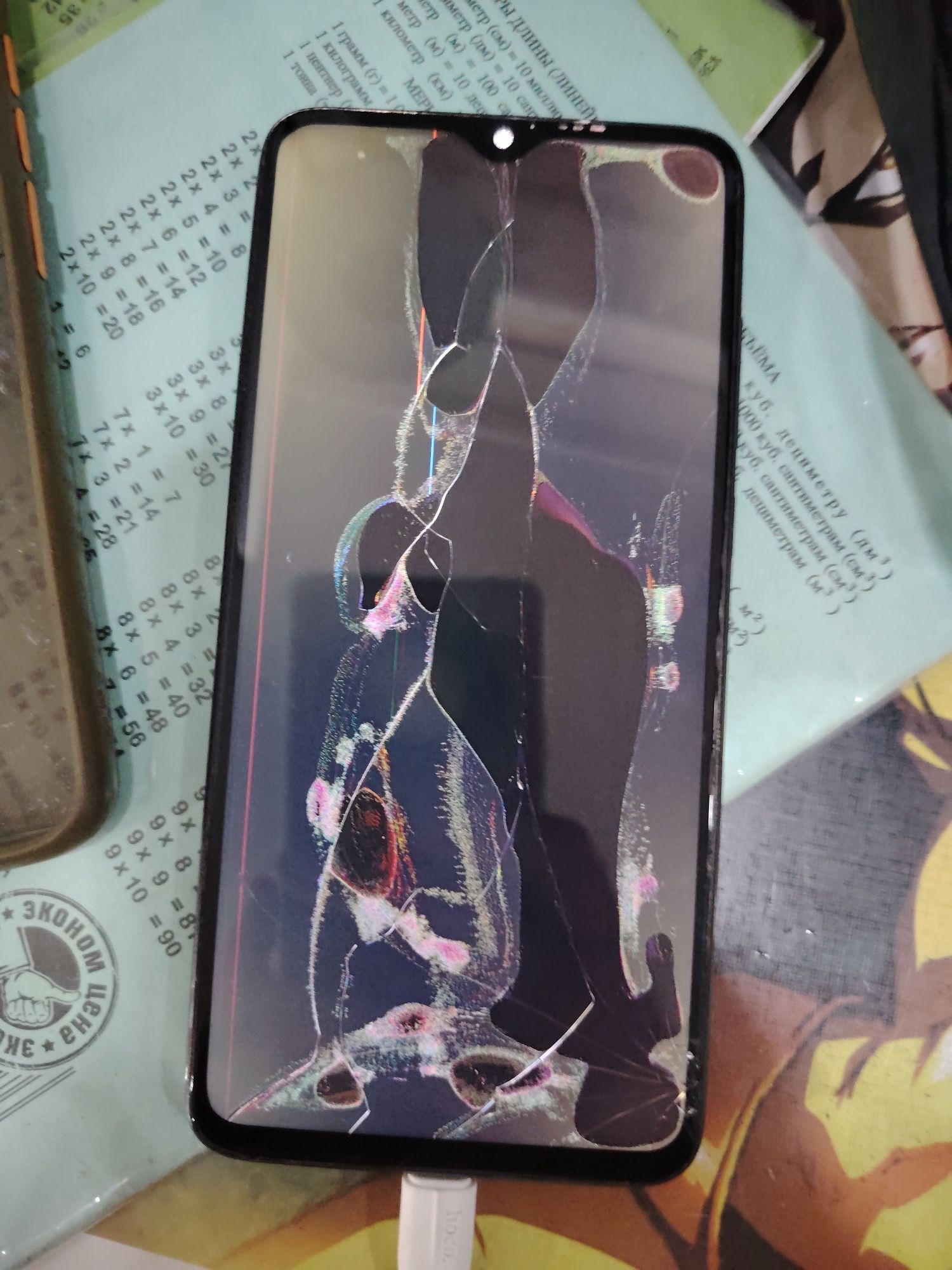 Продам redmi note 8 pro на запчасти разбит экран