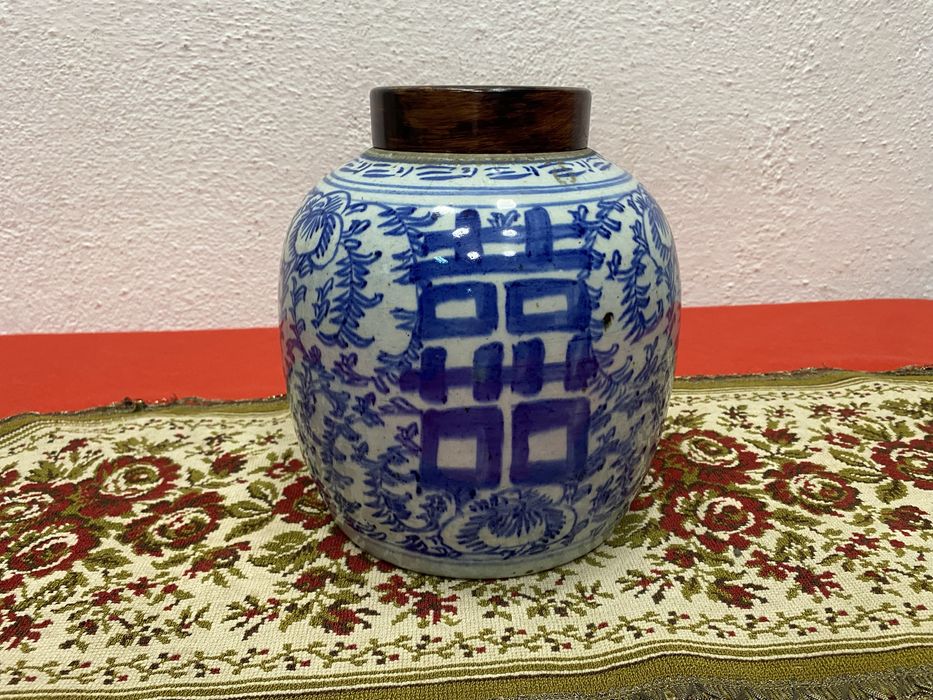 Китайски буркан Double Happiness синьо бял винтидж 1900 г