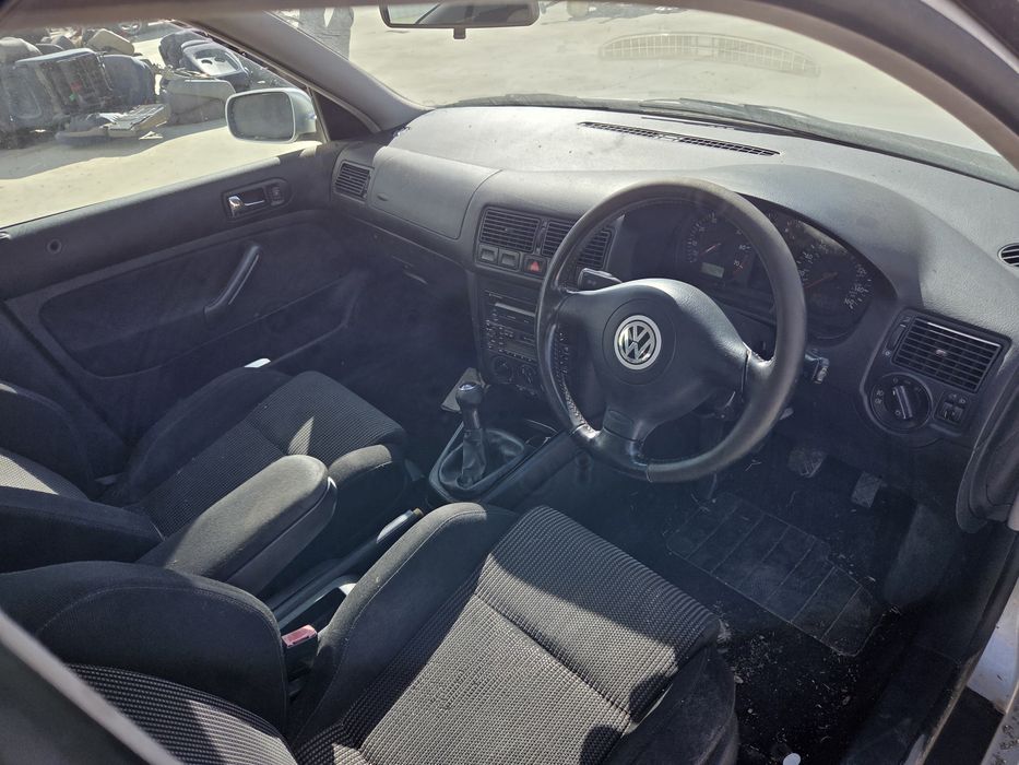 VW Golf 4 2.0 бензин (На части)