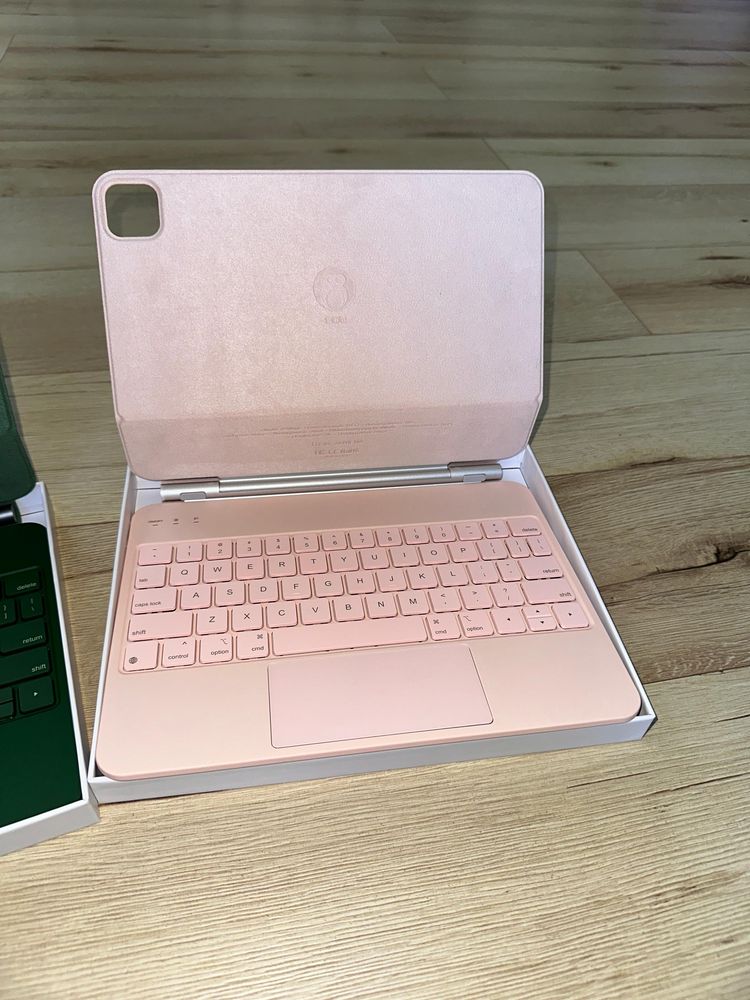 Tastaturi Wireless Bluetooth