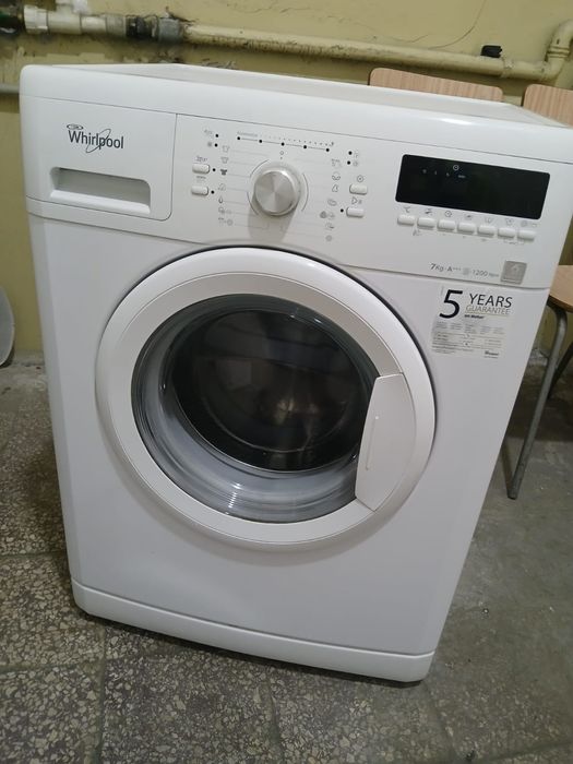 Mașina de spălat rufe  whirlpool